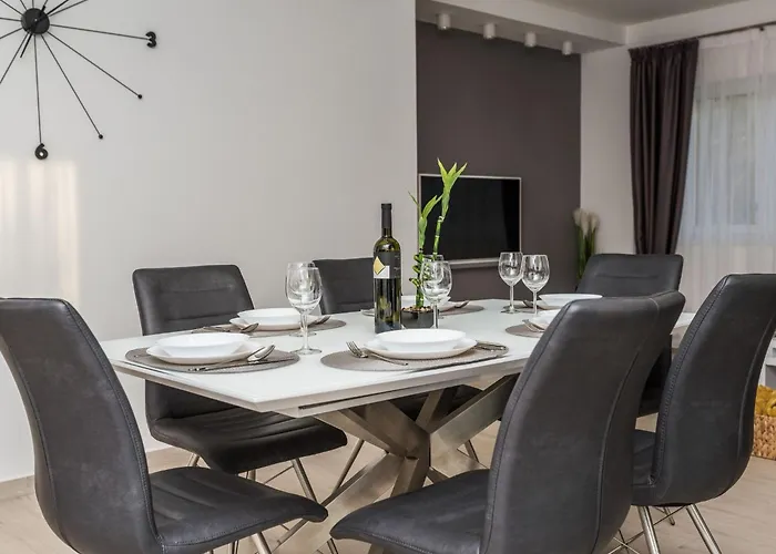Holiday home Rossa By Interhome Zdrelac