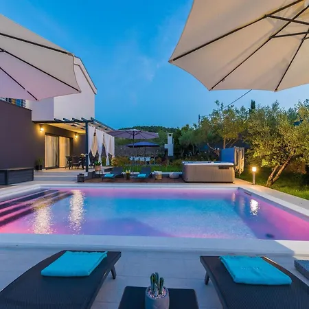 Rossa By Interhome * Ždrelac